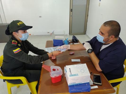 Policías de Santander reciben atenciones en salud