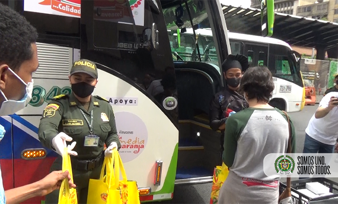 ayuda humanitaria a estudiantes becados