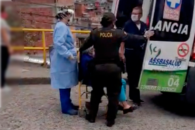 Gracias a la ayuda de la comunidad la Policía metropolitana de Manizales brinda amor y protección a un adulto mayor