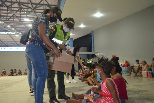 Entregamos-ayudas-en-albergues-a-niños-y-niñas