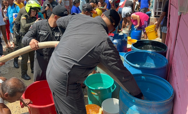 Familias del sector las colinas, del barrio Nelson Mandela recibieron más de 8 mil litros de agua
