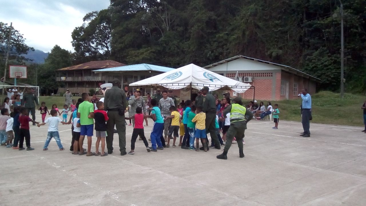 valle-del-cauca-buenaventura-actividad-interinstitucional-comunidad3