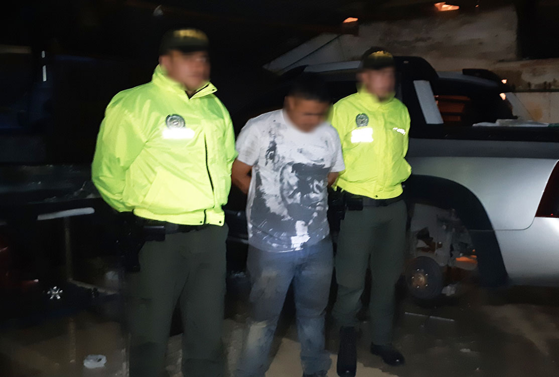 Policía de la Sijin custodian a capturado por el delito de receptación