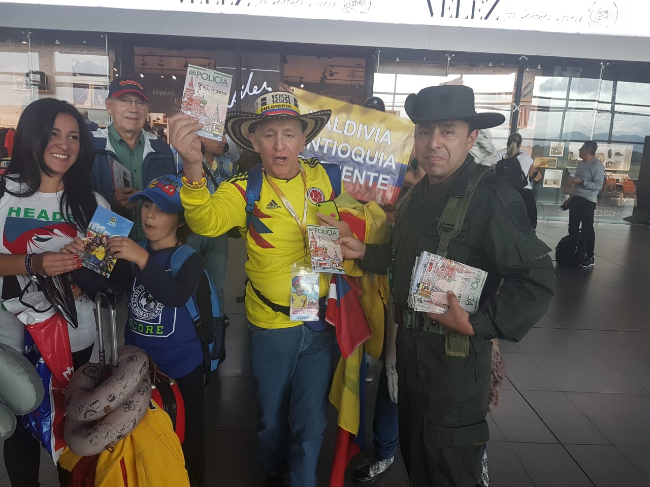 Gran-campaña-mundialista-se-desarrolla-en-el-Aeropuerto-el-Dorado 