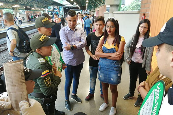 Campañas para prevenir la injuria por vías de hecho y acoso sexual