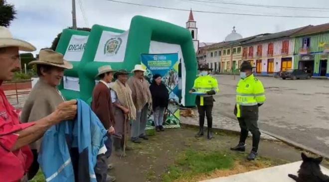 Adultos mayores participaron de la campaña