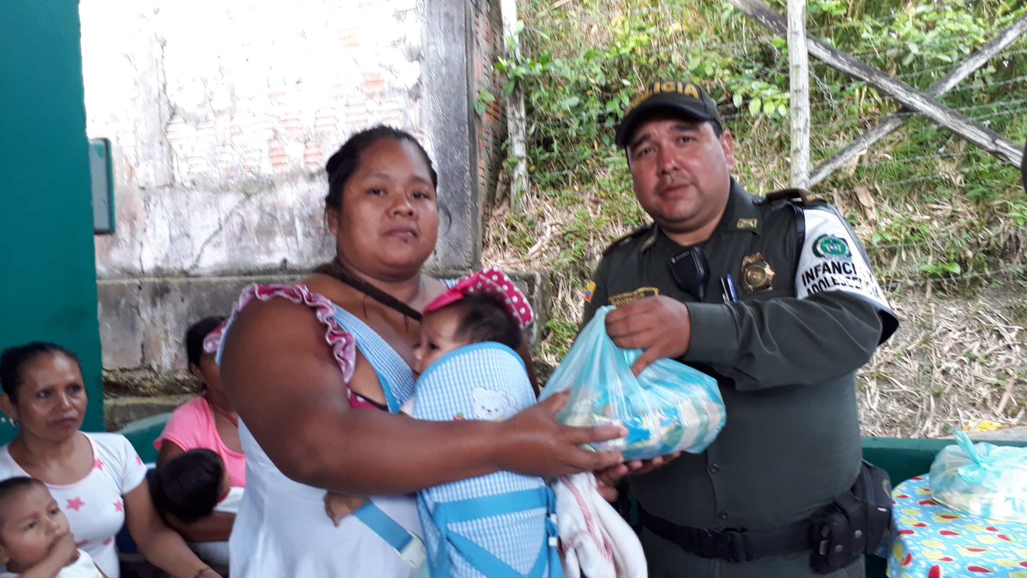 150 kits de leche en polvo donada por la DIAN 