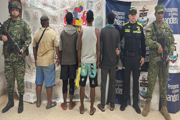 Cuatro personas capturadas en flagrancia por el delito de explotación ilícita de yacimiento minero y otros minerales