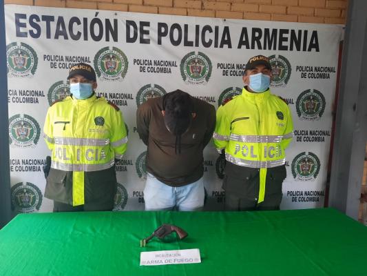 No contaba con la documentación que le permitiera portar el arma de fuego