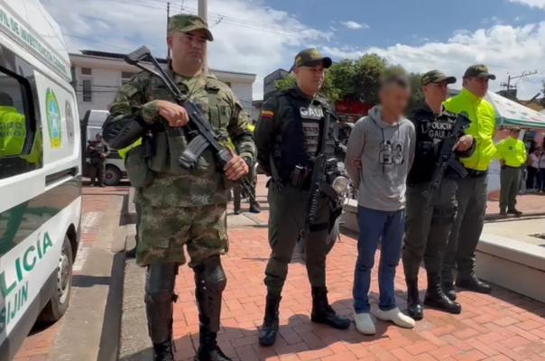 Dos hombres capturados señalados de ejecutar acciones de terrorismo y extorsión
