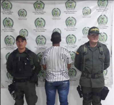 Sorprendidos infringiendo la medida de detención domiciliaria