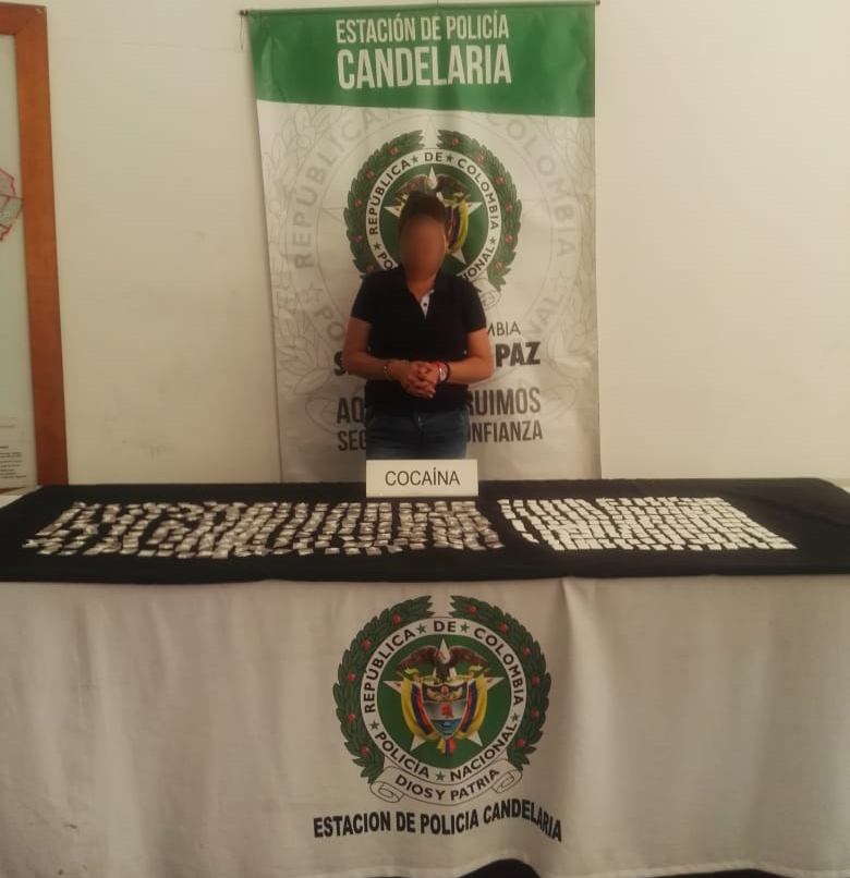 Mujer capturada con estupefacientes en centro de Medellín