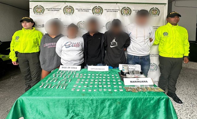 Hay dos mujeres entre los capturados