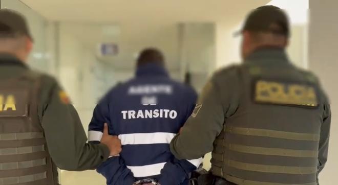 capturado haciéndose pasar por guarda de transito 