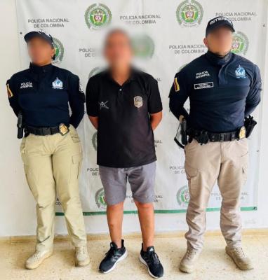 capturado mediante notificación roja de Interpol