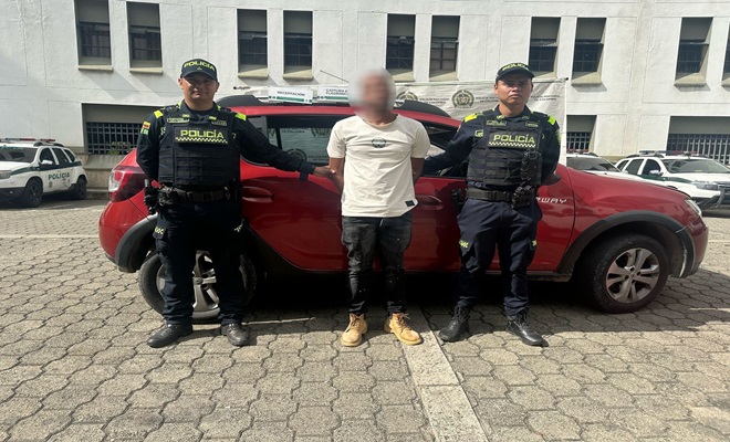 Capturado por los delitos de hurto, falsedad marcaria, estafa y uso de documento público falso