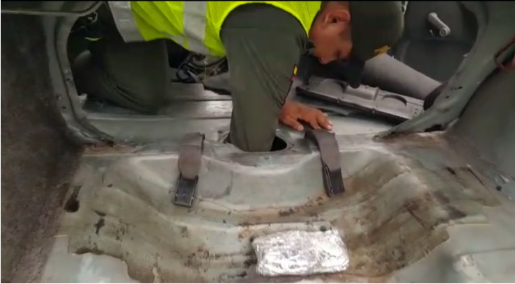 El estupefaciente venia camuflado al interior del tanque de gasolina