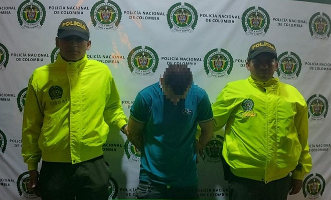 El individuo causó lesiones mortales a un hombre e hirió de gravedad a una ciudadana en el mismo hecho