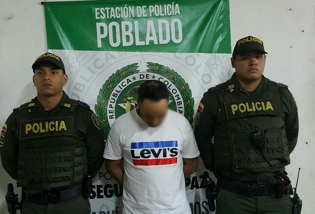 Policía del cuadrante custodian a capturado de los más buscados de Itagüí Antioquia