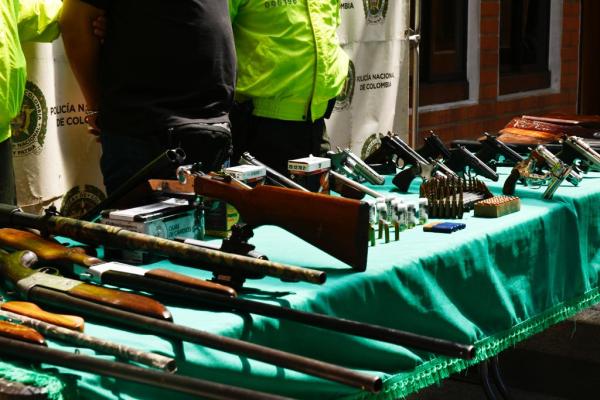 Capturado y 25 armas de fuego incautadas