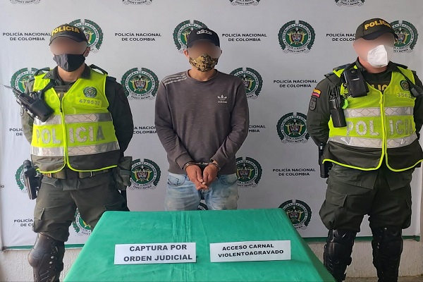 Capturado bajo orden judicial. 