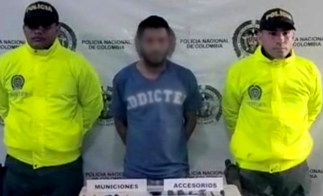 capturado por el delito de fabricación, tráfico, porte o tenencia de armas de fuego, accesorios, partes o municiones. 