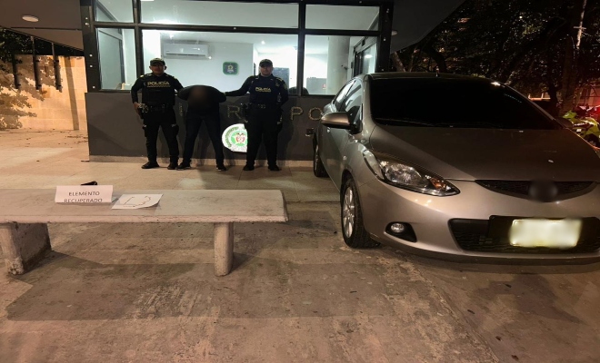 Dos policías, un capturado y elementos incautados