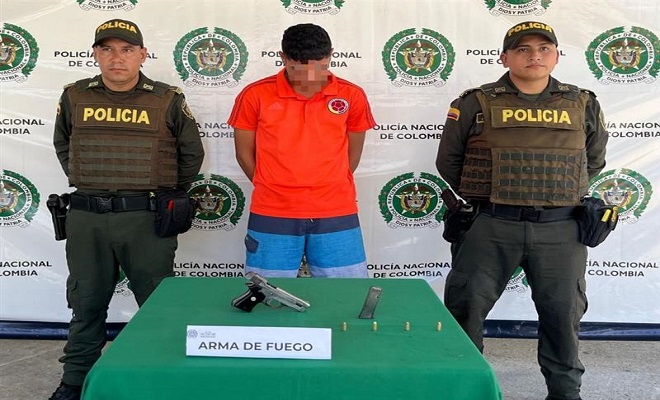 La Policía Nacional captura a ‘David’ con una pistola en  Barrancabermeja 