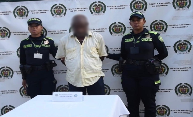 Dos policías y un ciudadano capturado por orden judicial