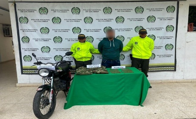 Capturado sujeto con munición de fusil y prendas militares
