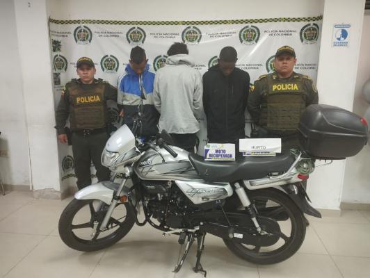 En el municipio de Palmira, logran la captura en flagrancia de cuatro sujetos y la aprehensión de un menor