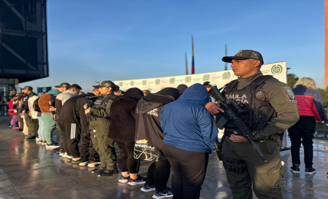 Presentaci&oacute;n de 33 capturados que integrar&iacute;an una organizaci&oacute;n criminal dedicada a la extorsi&oacute;n digital en la modalidad de enga&ntilde;o