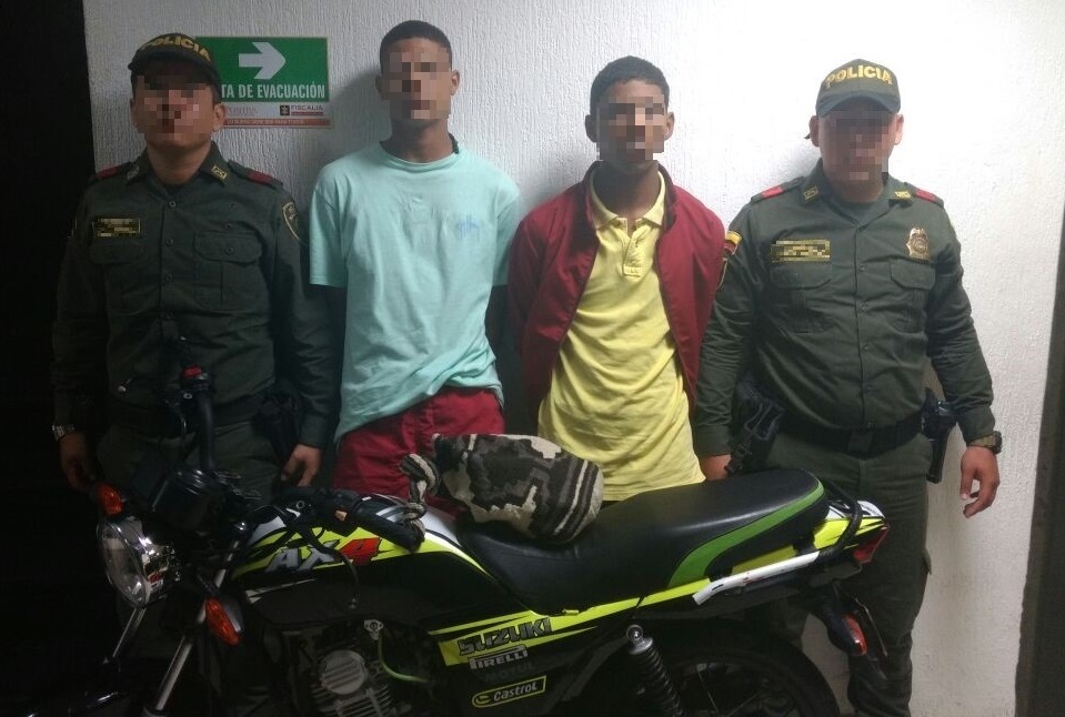 Dos capturados por la Policía Nacional al intentar hurtar pertenencias de turista