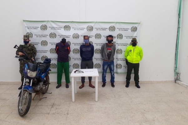 Capturamo- a-tres-personas-por-porte-ilegal-de-armas-en-Aguachica