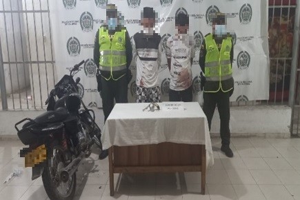 Capturamos-a-dos-personas-portando-armas-de-fuego