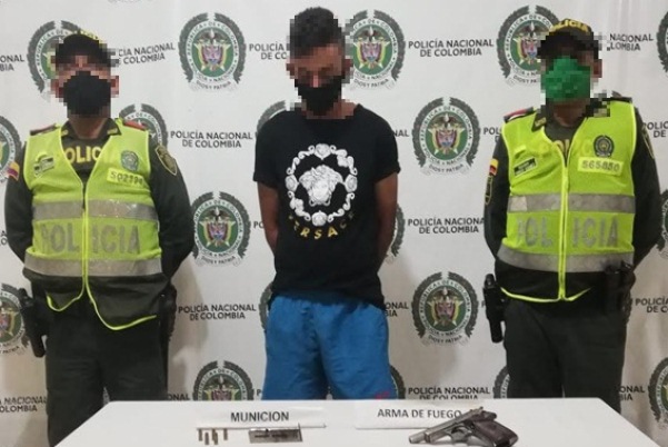 Capturamos-a-una-persona-en-el-barrio-Alta-Gracia-portando-una-pistola