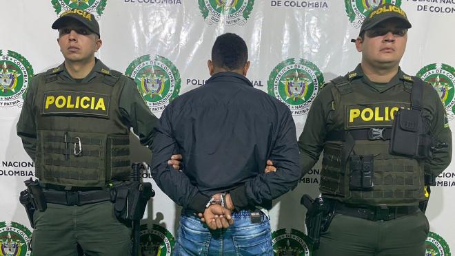 Capturamos a un hombre conocido como “Enrique” por porte ilegal de armas