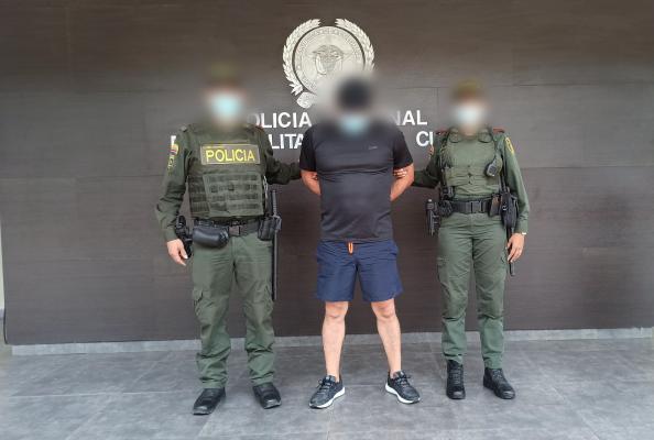 Capturamos un hombre con dos armas de fuego y un supresor de sonido