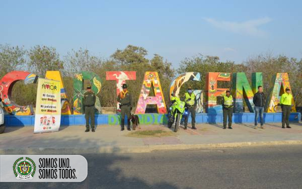 Denuncie cualquier hecho de violencia intrafamiliar, a las líneas 123 – 122 – 155.