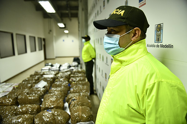 Dos capturados e incautados 50 kilos de clorhidrato de cocaína y 30.3 kilos de marihuana