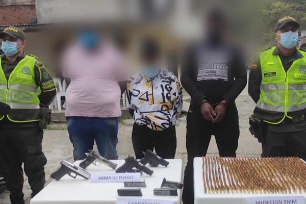 Tránsito_Policía_incauta_varias_armas_de_fuego_y_munición_en_Rosas_Cauca