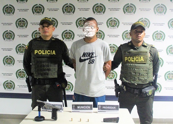 En Simpson Well, una persona capturada y una aprehendida por el delito de porte ilegal de armas de fuego 