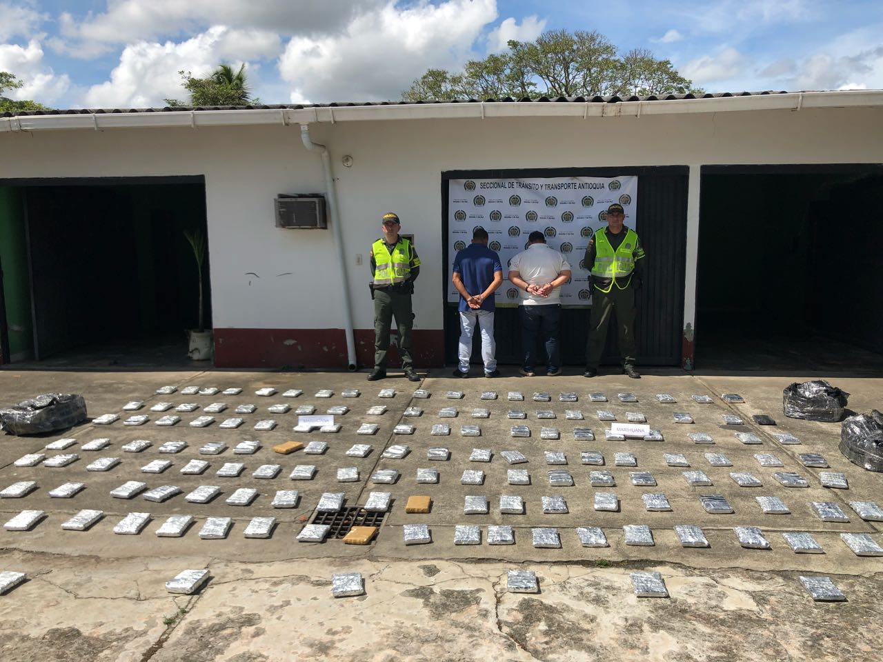  Capturados-dos-hombres-que-transportaban-350-kilos-de-marihuana-1