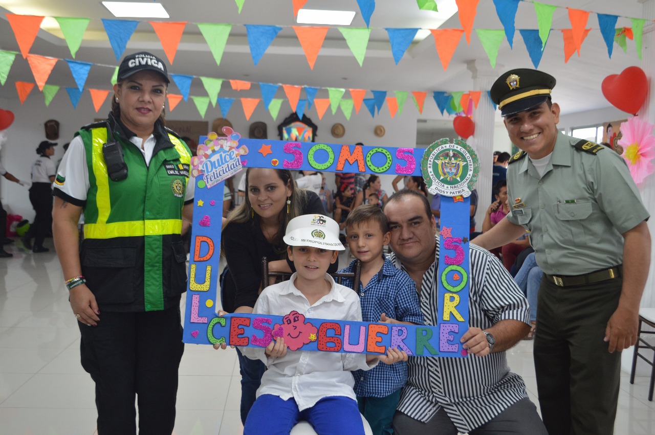 POLICÍA REALIZA RECONOCIMIENTO EN EL DIA MUNDIAL DE PERSONAS CON DEABETES 