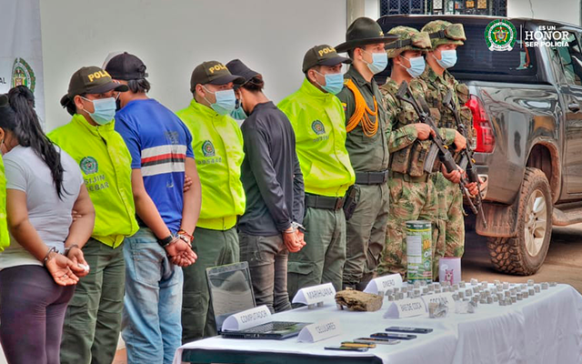 cinco capturados por estupefacientes