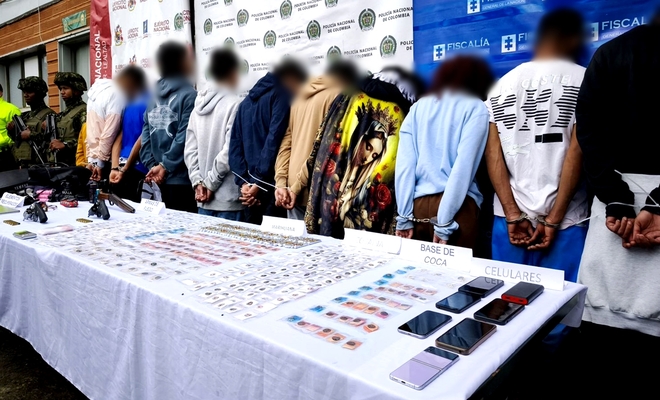 Las autoridades capturaron a 15 personas y aprehendieron a un menor en operativos que permitieron esclarecer homicidios y afectar las finanzas del crimen organizado.