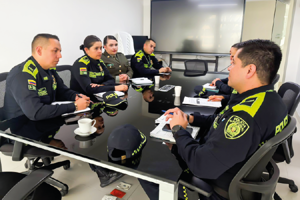 Con el objetivo de asesorar y verificar el desempeño del proceso misional de Administración de Recursos Logísticos y Financieros