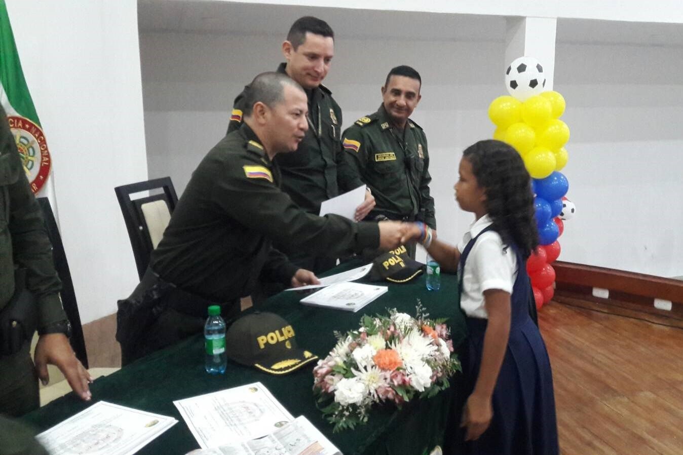 Con-el-programa-DARE-prevenimos-el-uso-abuso-de-drogas-y-la-violencia-infantil