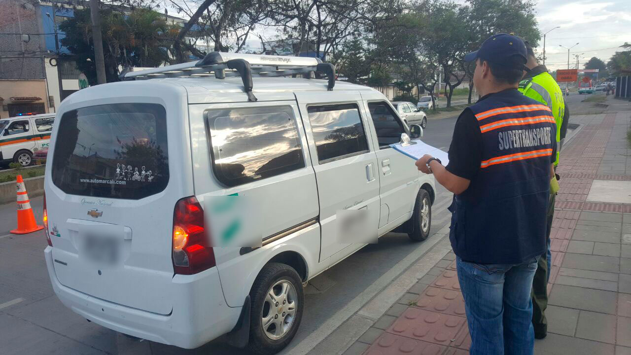 El conductor se le suspendió la licencia por tres años y deberá pagar una multa de 180 SDLV ($3.537.000) y prestar 30 horas de trabajo comunitario.