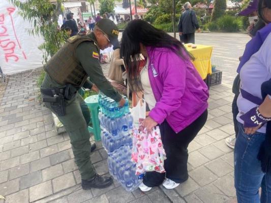 Compromiso social y participación en la Feria de Emprendimientos para fortalecer la equidad y la seguridad de las mujeres